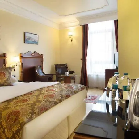 Western Empire Palace & Hotel 4*