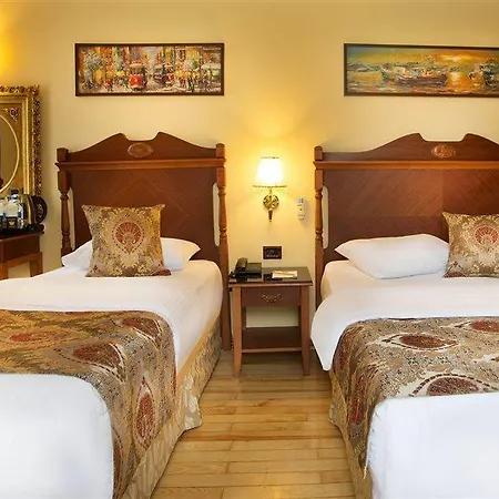 Hotel Western Empire Palace & 4*