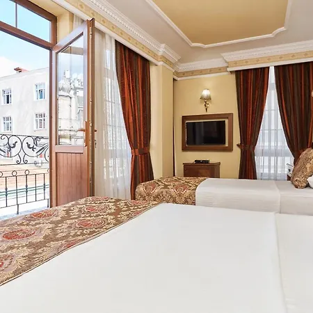 Hotel Western Empire Palace & 4*