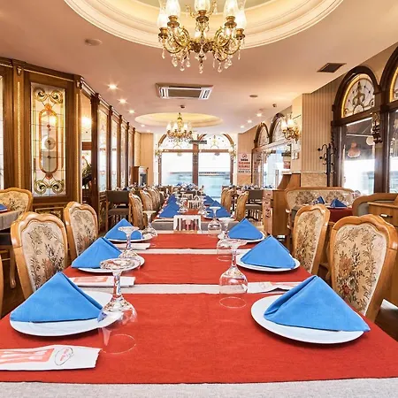 Otel Western Empire Palace & 4*