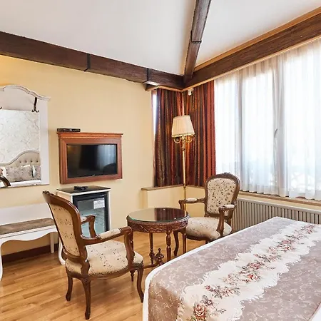 Hotel Western Empire Palace & 4*