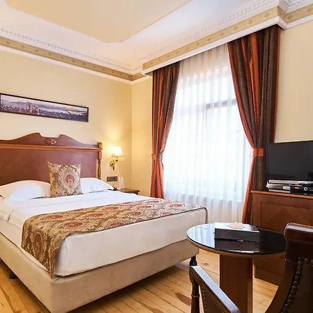Western Empire Palace & Hotel 4*