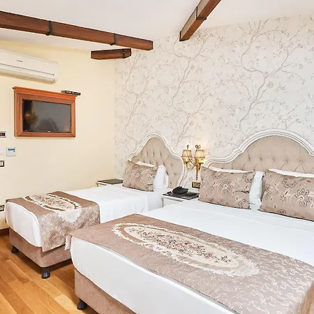 Otel Western Empire Palace & 4*