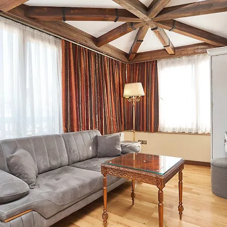 Otel Western Empire Palace & 4*