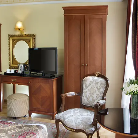 Western Empire Palace &