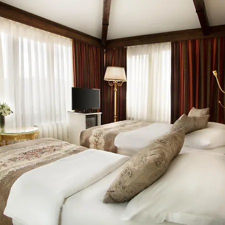 Western Empire Palace & Hotel