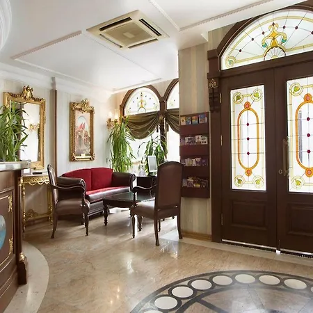 Western Empire Palace & İstanbul