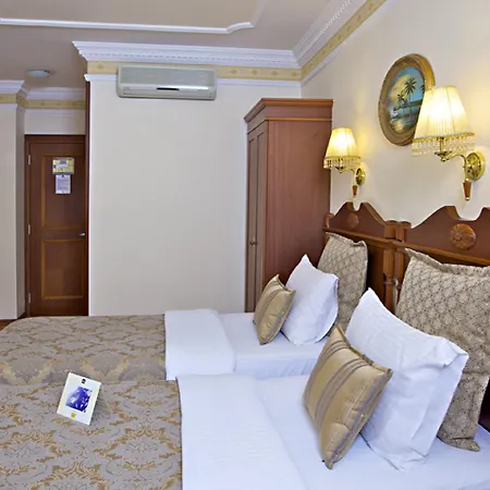 Western Empire Palace & Отель