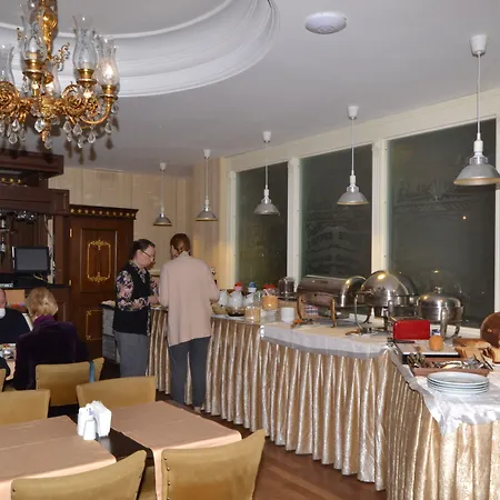 Отель Western Empire Palace & 4*